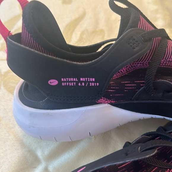 Nike slip on size 8 1/2 running flex shoes. Gently used in great condition. - Picture 5 of 5
